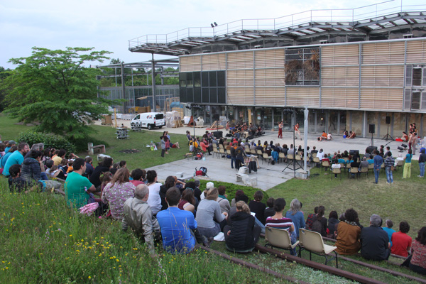 Organisation d&#039;ateliers par amàco aux côtés des partenaires organisateurs du Festival Grains D&#039;isère 2016, 15ème édition autour de la terre crue