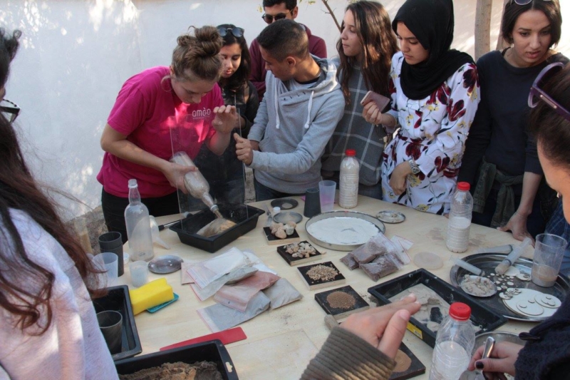 Atelier construire en terre crue donné à l’école d’architecture de Marrakech © amàco