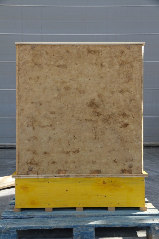 Prototype e mur en terre coulée sans ciment ni additifs — crédit : amàco