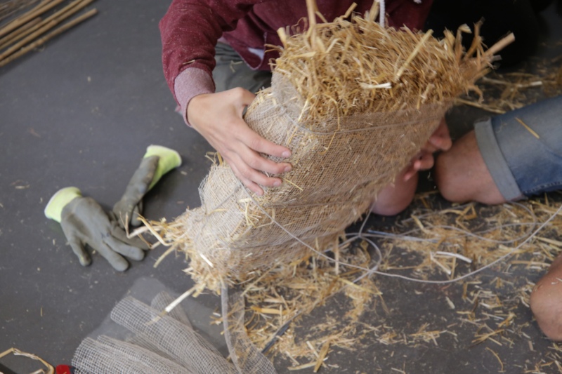 Formation professionnelle Construire en paille porteuse, technique de construction peu répandue, animée par Nebraska et amàco – crédits : amàco