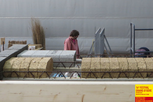 Formation à la production de matériaux en terre crue et en typha © amàco