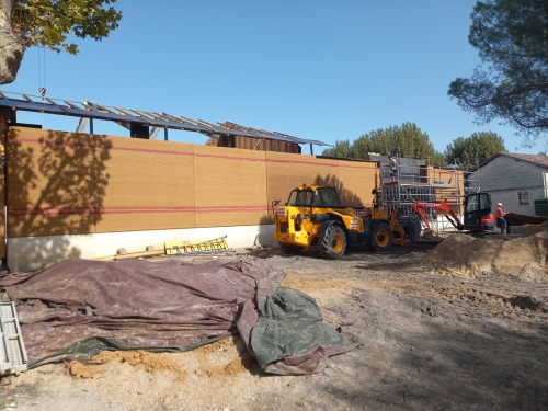 Chantier du mur en pisé du chai Château Cantenac Brown - 2022 ©amàco