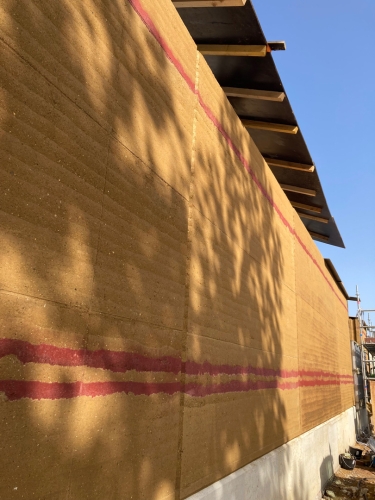 Mur en pisé du Château Cantenac Brown - 2022 ©amàco
